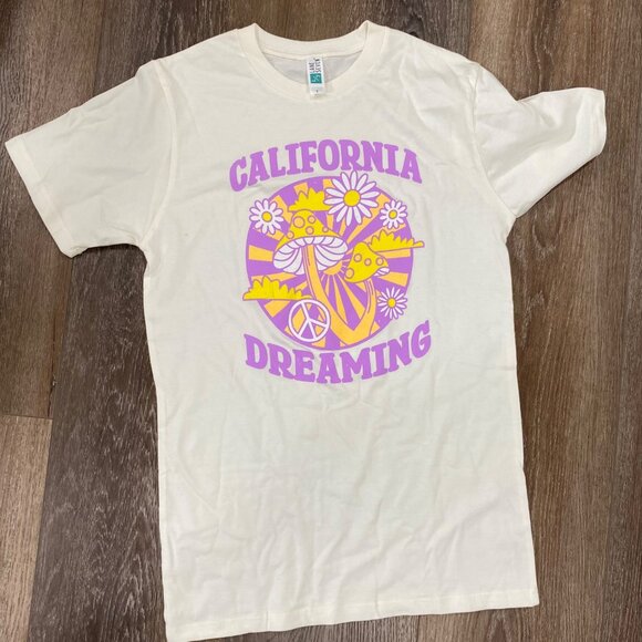 California Dreaming Unisex Graphic Tee S White Purple Yellow Retro Mushroom NWOT - Picture 1 of 4